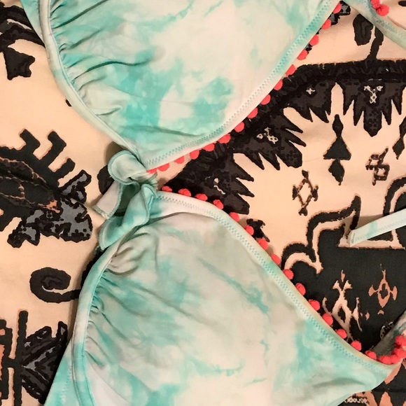 Bikini top. - Picture 3 of 4